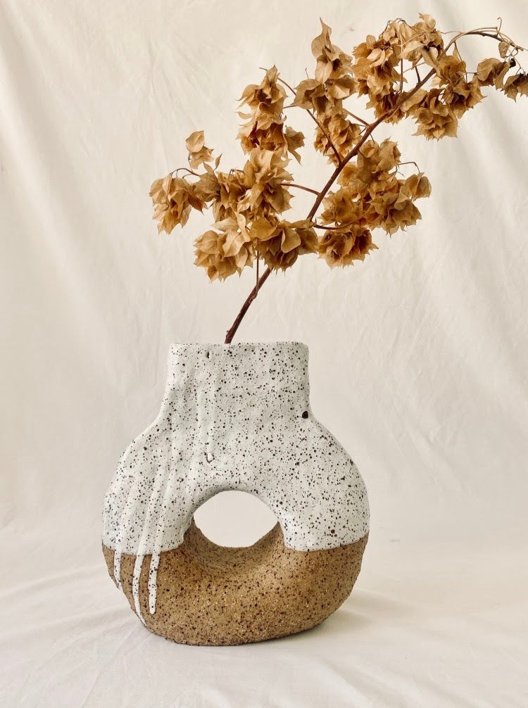 Velvet Vase - Raw & White